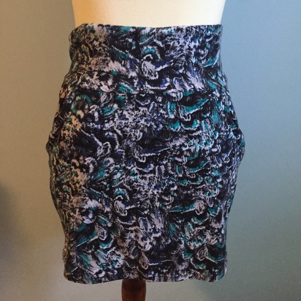 ✨DELIA'S PATTERNED PENCIL SKIRT✨